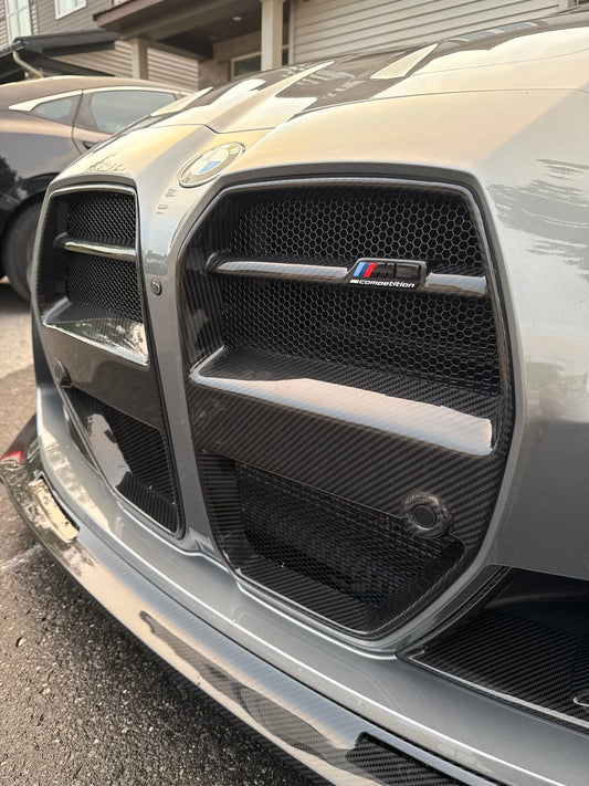 Carbonique V-Style Dry Carbon Fiber Front Grille with Anti-Stone Mesh for BMW M3/M4 (G80 G81 G82 G83) – 2021+