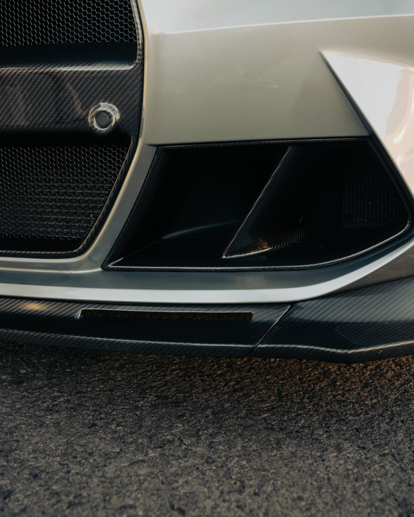 Carbonique G80 M3 / G82 M4 OEM Style Front Inlet Vent Duct – Dry Carbon Fiber, Gloss Finish (2021+)