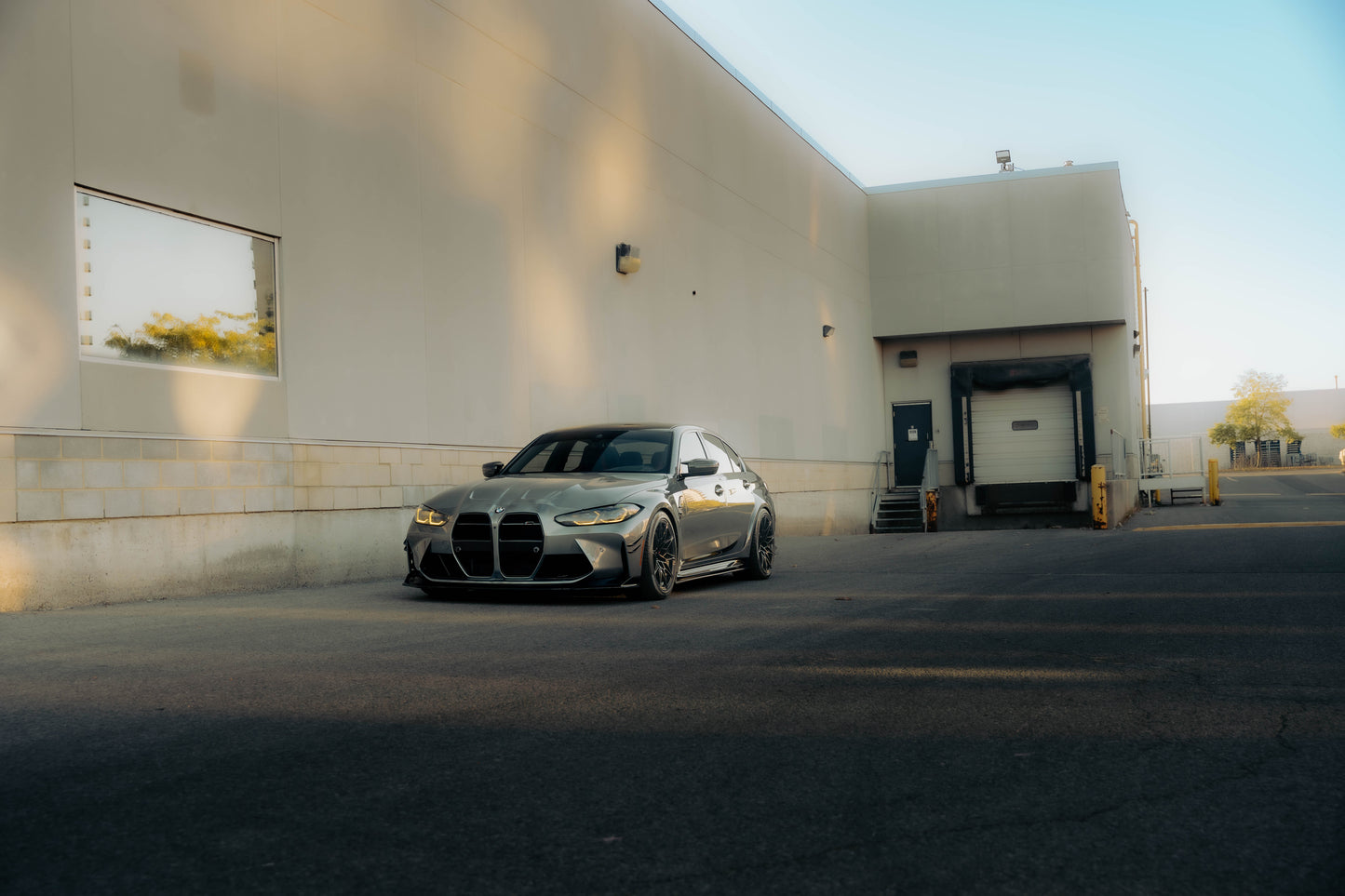 Carbonique V-Style Dry Carbon Fiber Front Grille with Anti-Stone Mesh for BMW M3/M4 (G80 G81 G82 G83) – 2021+